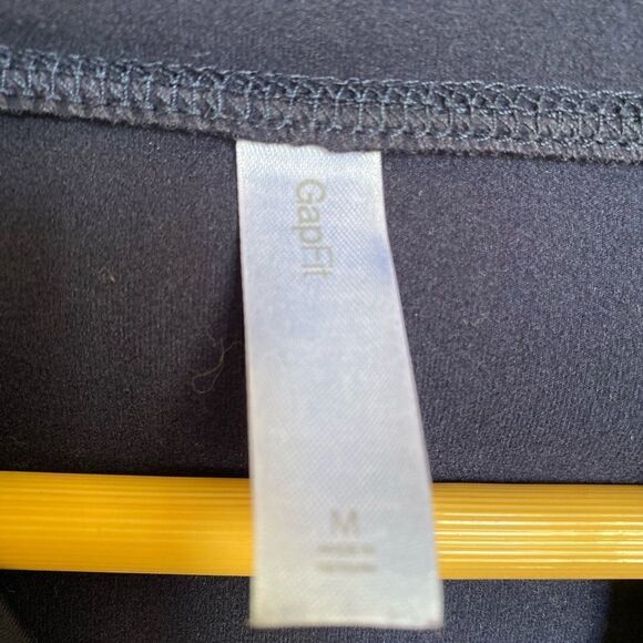 Gap Fit Run Power Brushed Athletic Pullover Hoodie Size Medium Navy Blue - Picture 2 of 3